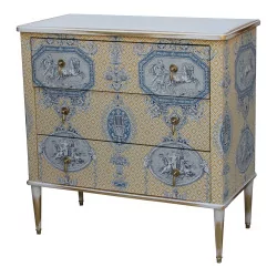 Louis XVI style chest of drawers in carved wood, painted beige and …