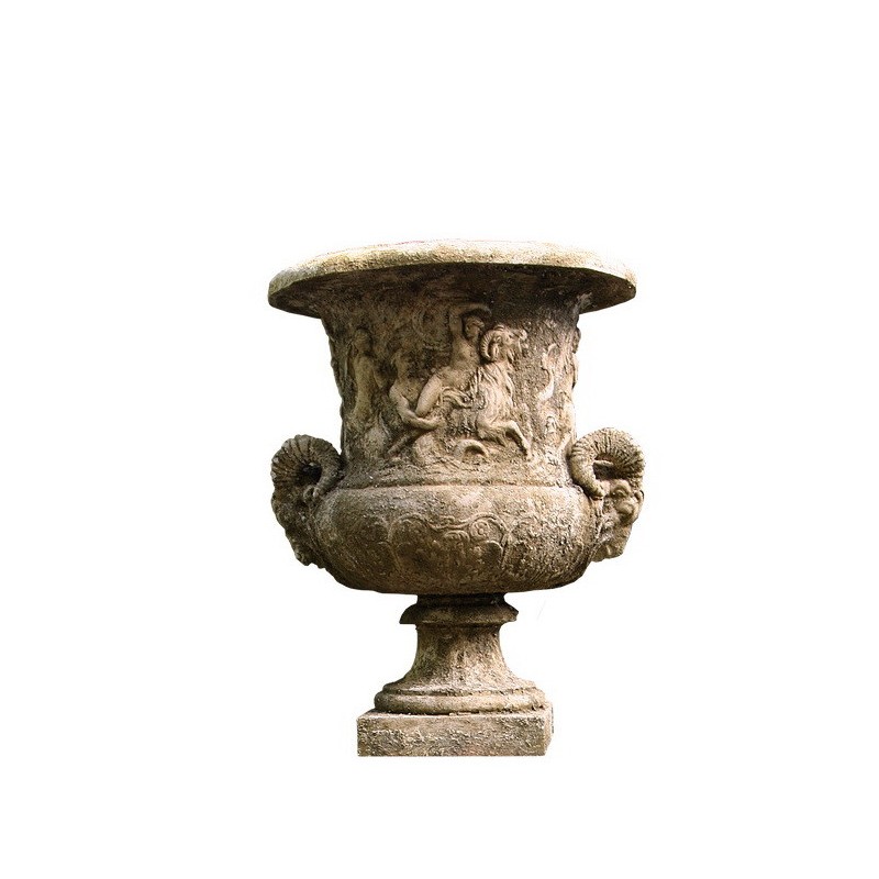 Vase "Aux Béliers" en concassé de pierre naturelle, moulé et - Moinat - Urnes, Vases Vase "Aux Béliers" en concassé de pierre naturelle, moulé et - Moinat - Urnes, Vases