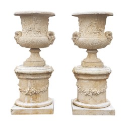 Vase "Aux Béliers" en concassé de pierre naturelle, moulé et