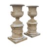 Vase "Aux Béliers" en concassé de pierre naturelle, moulé et - Moinat - Urnes, Vases