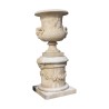 Vase "Aux Béliers" en concassé de pierre naturelle, moulé et - Moinat - Urnes, Vases
