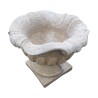 Vase "Corolle" en concassé de pierre naturelle, moulé et - Moinat - Urnes, Vases