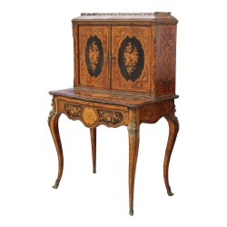 Bonheur-du-jour Louis XV style, opening with two leaves in …