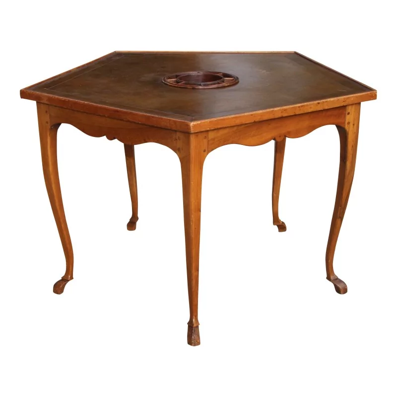 Table à jeux à 5 faces en bois de noyer, dessus cuir avec un … - Moinat - Tables à jeux, Tables d’échangeur Table à jeux à 5 faces en bois de noyer, dessus cuir avec un … - Moinat - Tables à jeux, Tables d’échangeur