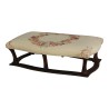 Grande banquette basse recouvert de tapisserie décor … - Moinat - Tabourets, Banquettes, Poufs