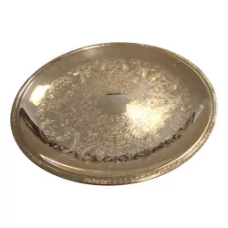 точеное круглое блюдо из серебристого металла, 20 век.