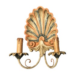 Applique en bois peint polychrome à 2 lumières.