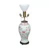 Grande lampe chinoise en porcelaine avec décors floral et … - Moinat - Lampes de table