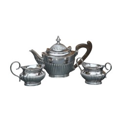 3-teiliges Set bestehend aus: 1 kleine Teekanne, Milchkännchen …