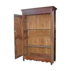 个橱柜，带 2 个胡桃木门，檐口，2 个搁板……