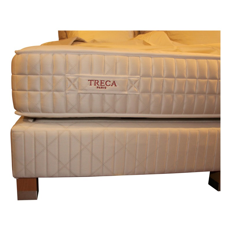 Bed from the Treca Interiors Paris collection including: 1 - Moinat - Complete beds Bed from the Treca Interiors Paris collection including: 1 - Moinat - Complete beds