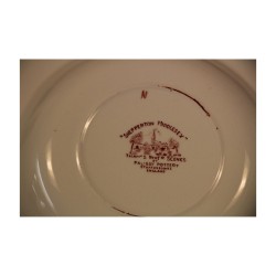 Dîner coloris rouge en porcelaine comprenant :  6 assiettes à