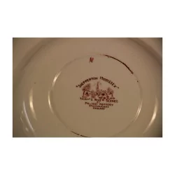 Red porcelain dinner set including: 6 plates