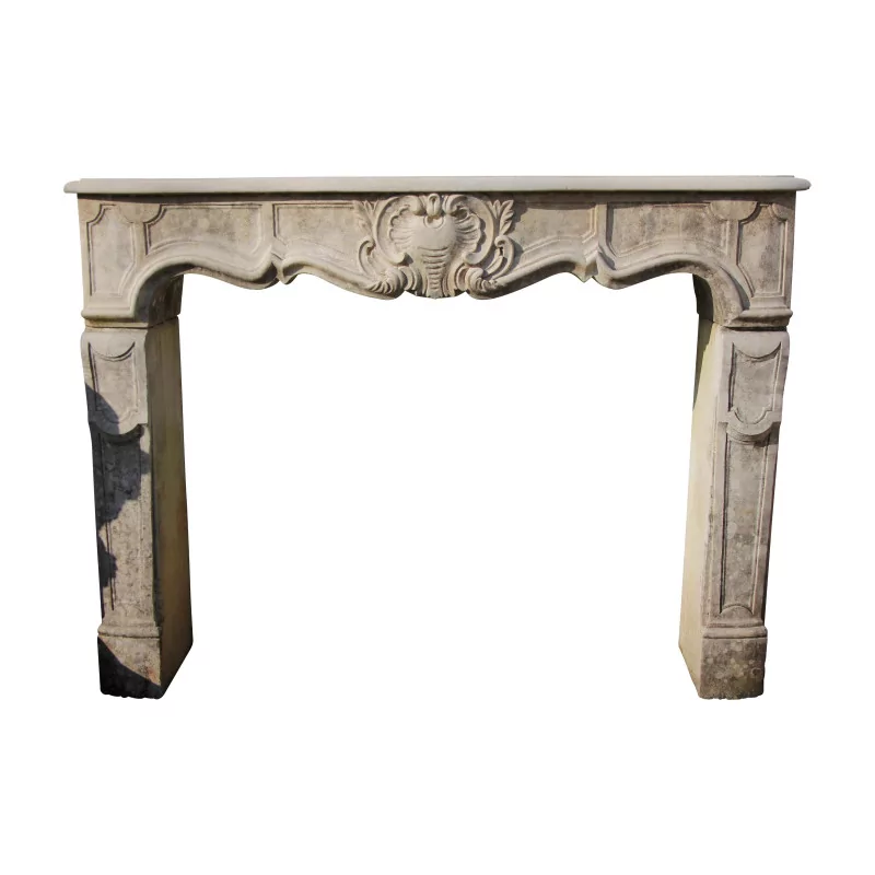 Louis XV fireplace in Charentaise stone with patina - Moinat - Living of lights