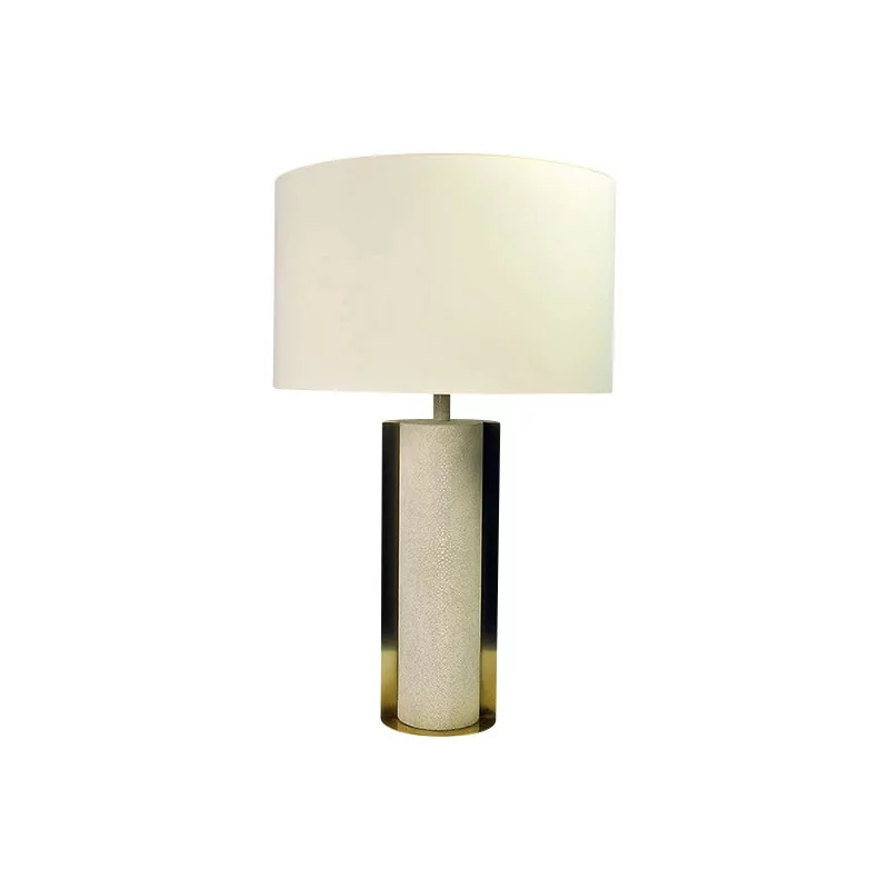 Lampe en galuchat couleur antic blanc, laiton brossé, … - Moinat - Lampes de table