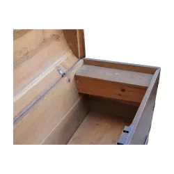 Viking style travel chest with 2 drawers at the bottom, 1 …