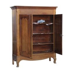 Petite armoire Louis XV, richement mouluré avec marqueterie, …