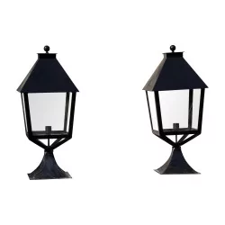 Pair of square outdoor lanterns (Floor lamp), on foot …
