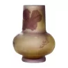 white glass vase covered with violet and etched with etching… - Moinat - Boxes, Urns, Vases