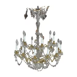 Large Louis XV crystal chandelier in gilded bronze, 18 lights.
