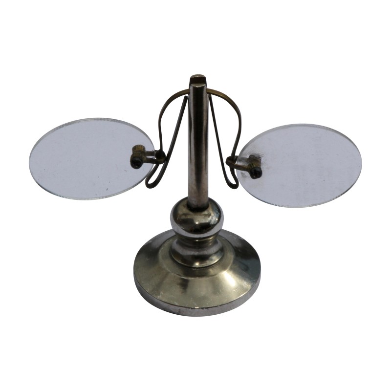 Lorgnon présenté sur un support en métal. - Moinat - Accessoires de décoration Lorgnon présenté sur un support en métal. - Moinat - Accessoires de décoration