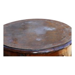 Pair of Louis XV style tripod bedside tables in …