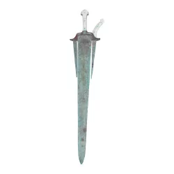 Schwert mit altem weißen Holzgriff und grüner Metallklinge aus …