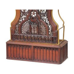 Pendule Néogothique en bois découpé et socle en bois …