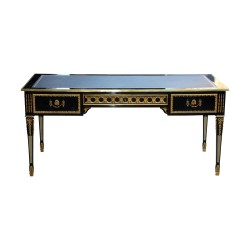 Bureau de style Louis XVI en bois peint noir, garni de bronzes …
