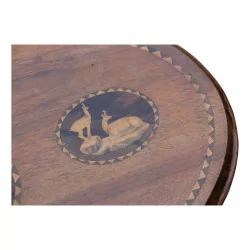 dreibeiniger ovaler Säulentisch Brienz, aus geschnitztem Holz und …