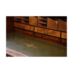 Bureau cylindre Second Empire en bois de noyer monté sur
