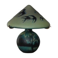 Lampe en pate de verre signé sur chapeau et pied Émile GALLÉ