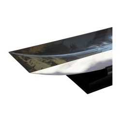 Große Art-Deco-Tasse aus silbernem Metall auf einem Holzsockel …
