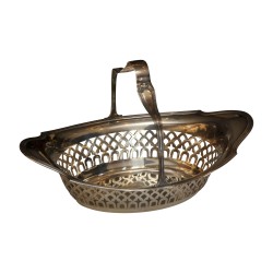 Openwork silver basket, with handle. 20th century