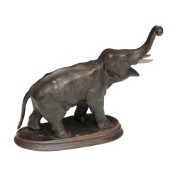Elefantenstatuette aus patinierter Bronze mit Sockel. 20. …