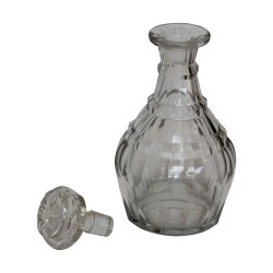 个旧水晶醒酒器。 20世纪