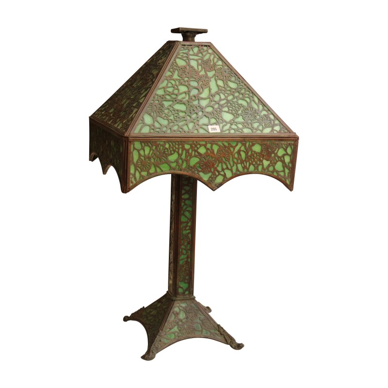 Tiffany lamp model Filiree in colored glass paste … - Moinat - Table lamps Tiffany lamp model Filiree in colored glass paste … - Moinat - Table lamps