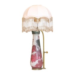 Daum vase mounted as a lamp with lampshade. France paris), …