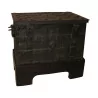 wrought iron safe, with wooden base and key. 17th … - Moinat - Wild Flowers