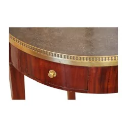 Louis XVI Warmwassertisch aus Mahagoni auf Eiche montiert, mit 2 …