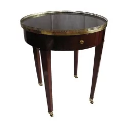 Louis XVI Warmwassertisch aus Mahagoni auf Eiche montiert, mit 2 …