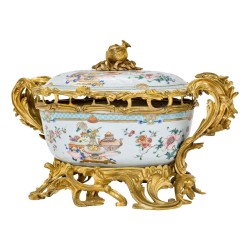 Pot-pourri (soupière, légumier ou bonbonnière) en porcelaine …