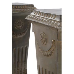 Paire de gaines (colonnes) de style Louis XVI en stuc à …