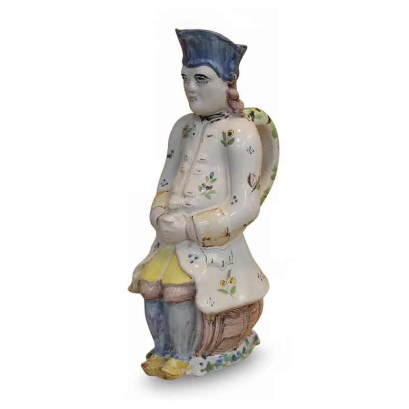 Pichet dit «jacquot» à décor polychrome en forme d'homme assis … - Moinat - Porcelaine