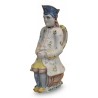 Pichet dit «jacquot» à décor polychrome en forme d'homme assis … - Moinat - Porcelaine
