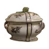 Terrine (or tureen) in earthenware, decorated with flowers and leaves, … - Moinat - Chinaware, Porcelain