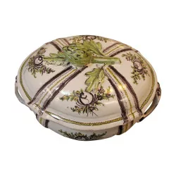 Terrine (or tureen) in earthenware, decorated with flowers and leaves, …