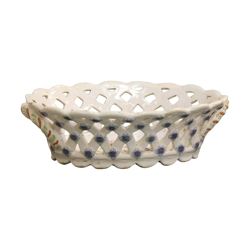 Corbeille ovale en faïence imitant la vannerie, à décor … - Moinat - Porcelaine