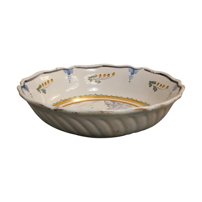 Plat ou compotier rond en faïence, décor polychrome de femme … - Moinat - Porcelaine Plat ou compotier rond en faïence, décor polychrome de femme … - Moinat - Porcelaine