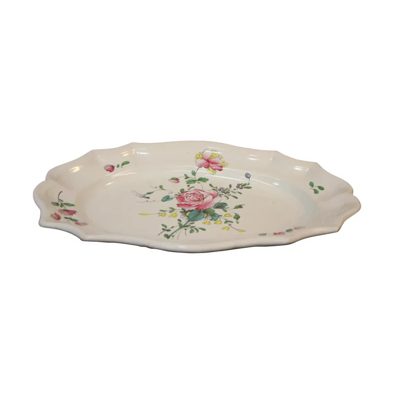 earthenware dish with contoured edge with polychrome decoration of flowers... - Moinat - Chinaware, Porcelain